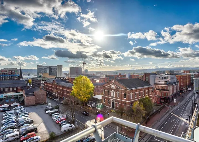 Igloo Viewpoint City Centre Stay & Free Parking